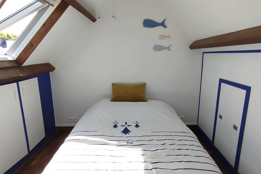 Traditional Houses in Groix – Peace and Quiet, Beach, and Nature in Groix, Côte des Mégalithes
