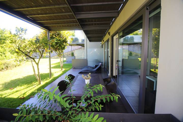 Gîte pour 4 personnes, avec balcon ainsi que vue sur le lac et jardin dans Gerês - 3