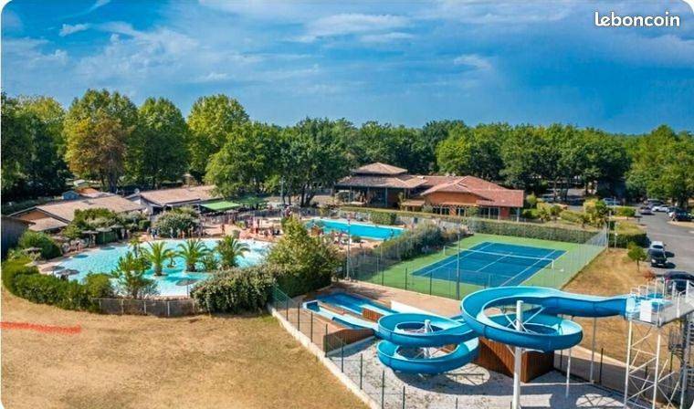 Camping pour 6 personnes, avec piscine et jardin ainsi que jacuzzi et terrasse, animaux acceptés
