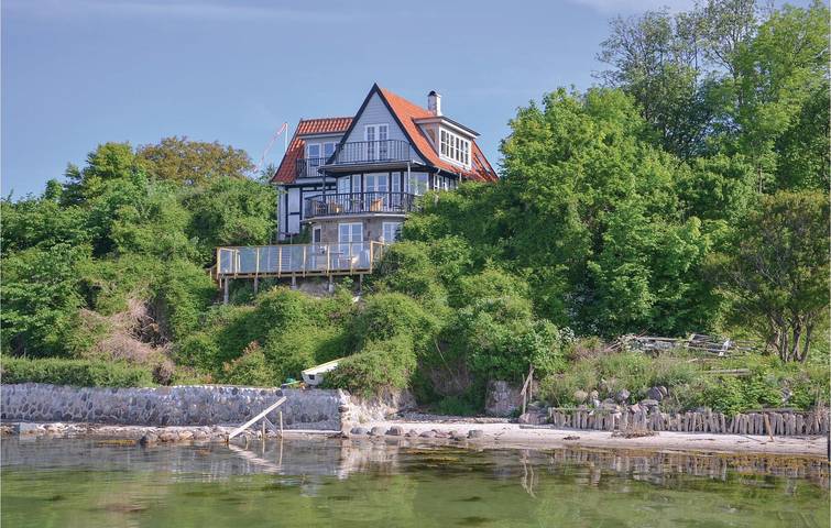 Ferielejlighed for 4 personer, med terrasse - 1