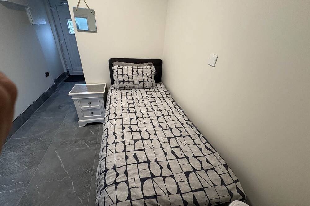 Ganze Wohnung, Luton Retreat - Spacious Ground Floor Family Studio in Luton, Chiltern Hills