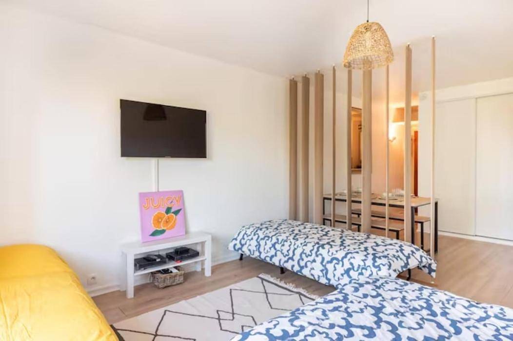 Appartement entier, Studio avec terrasse privée Parking gratuit Tram direct centre-ville in Talence, Région de Bordeaux