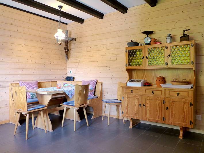 Chalet für 4 Personen, mit Garten und Balkon sowie Ausblick in der Schweiz - 4