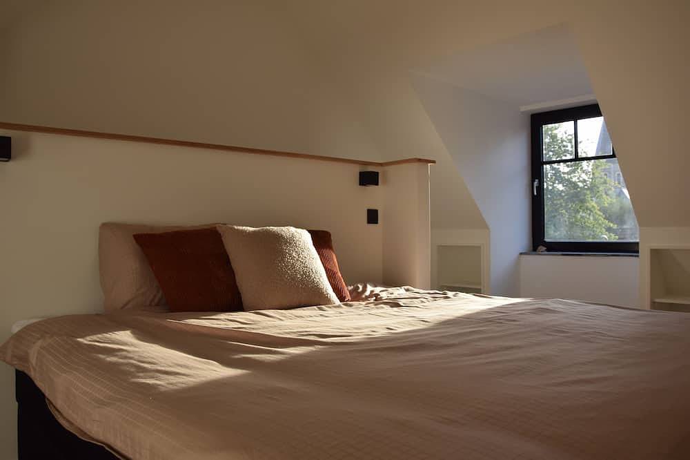 Guesthouse with jacuzzi in picturesque Leiedorp in Machelen, Zulte