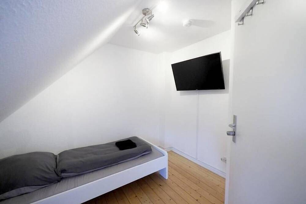 Ganze Wohnung, Monteurwohnung für 6 Pers. mit Wlan, Küche & Tv – Bad Oldesloe, Nähe Hamburg & Nähe Lübeck in Bad Oldesloe, Kreis Stormarn