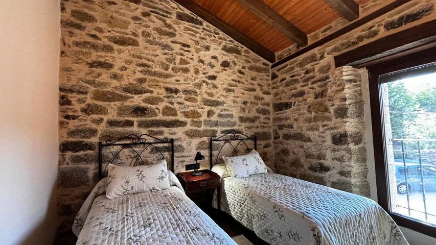 Casa rural para 4 personas, con vistas y jardín, Familias con niños en La Carballeda - 4