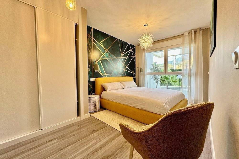 Entire apartment, Le Petit Palais in a quiet residence 5 minutes' walk from the town center in Val de Guadalmina, Benahavís