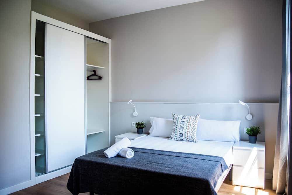 Entire apartment, Modern studio in the heart of Sants 1.1 in Barcelona Centre, Barcelona