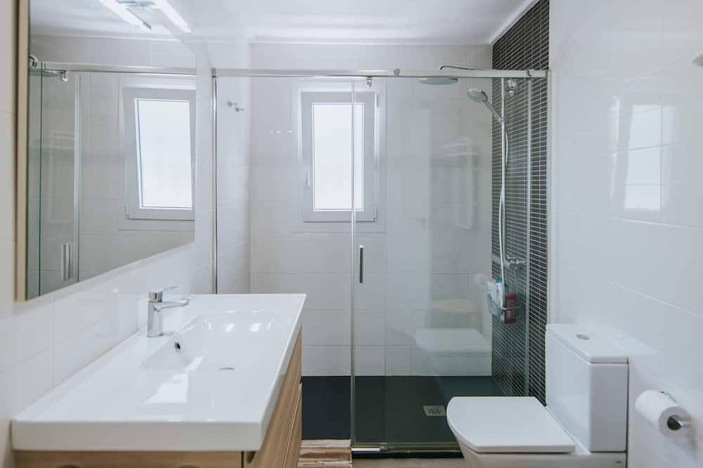 Villa Balcón Rosa con Vistas a Torrevieja: Piscina, Sala de Juegos y Mucho Más! in Los Balcones, Torrevieja