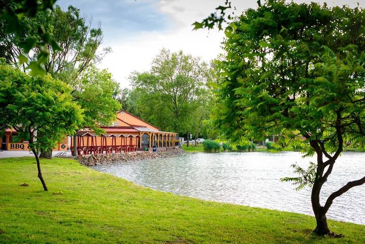 Kemping dla 4 osób, z widok i taras w Węgry