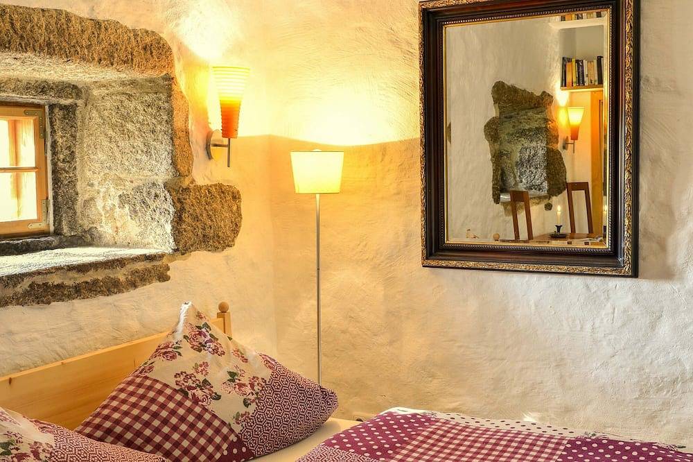 Ganze Wohnung, Hofatelier Menacher Schatzhöhle - 25 qm Studio im Erdgeschoss mit Terrasse in Altreichenau, Neureichenau