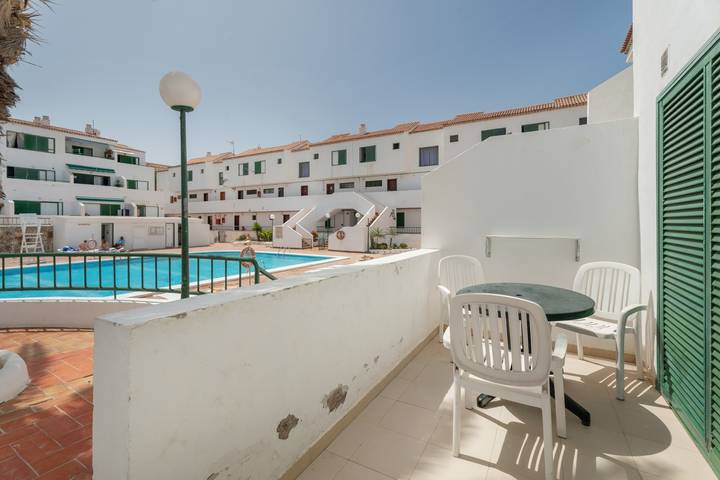 Ganze Wohnung, Ferienwohnung 'Alondras E107' mit Meerblick, Gemeinschaftspool und WLAN in Callao de la Cochina (Arona), Arona