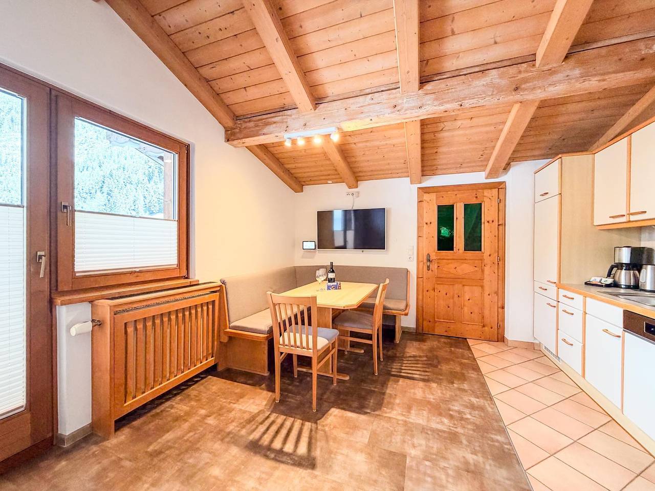 Ganze Ferienwohnung, Apartment mit 2 Schlafzimmer | Bad | Küche | Balkon in Villgratner Berge, Außervillgraten