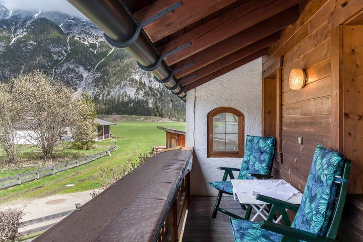 Ganze Wohnung, Ferienwohnung "Sonnenschein Suite" mit Bergblick, Gemeinschaftsgarten und WLAN in Leutasch, Innsbruck Land