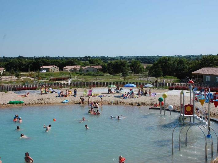 Gîte pour 4 personnes, avec piscine et terrasse à La Chapelle-Hermier - 3