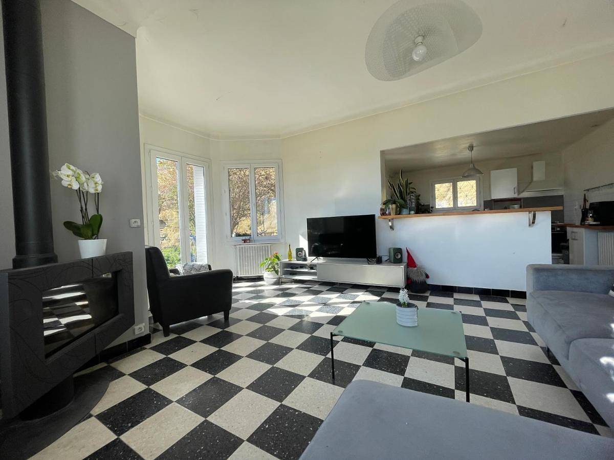 Orange villa in Orange, Vaucluse