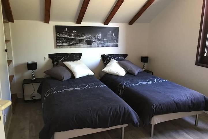 Location de vacances pour 10 personnes, avec terrasse et jardin ainsi que sauna et jacuzzi à Cravant - 3