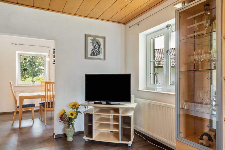 Holiday Home 'Ferienhaus Englburg' with Private Terrace, Private Garden and Wi-Fi in Tittling, Eastern Bavaria