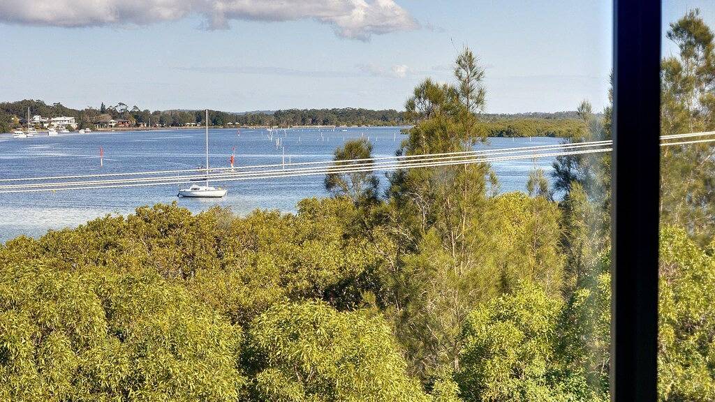 Holiday Home for 9 People in Hawks Nest, Hunter Valley
