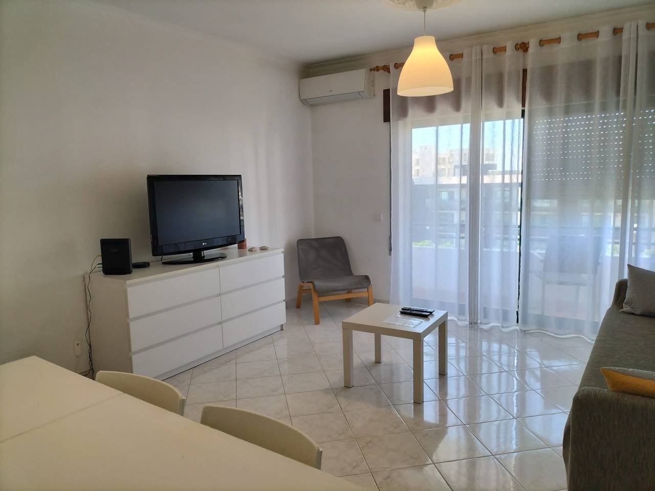 Ganze Wohnung, T2 Satelite Praia & Conforto A/C Wi-Fi C/ Garagem in Cavacos, Quarteira