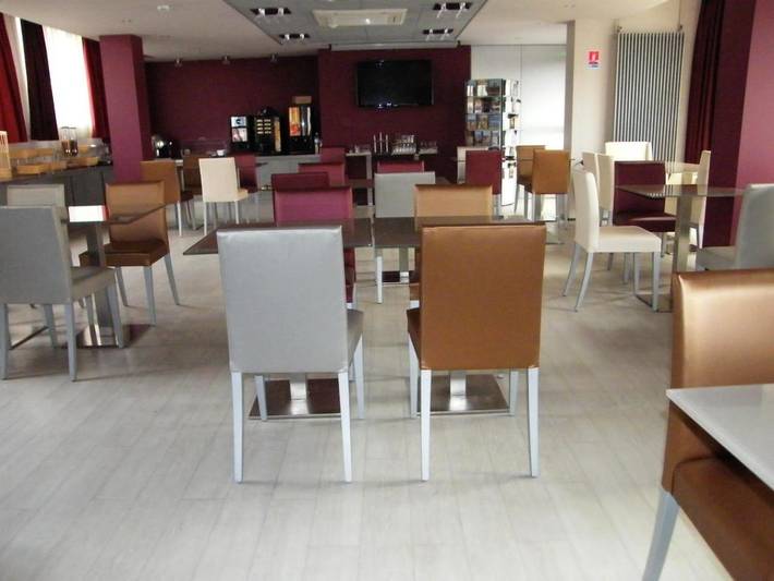 Hôtel pour 2 personnes, avec terrasse dans Vire Normandie - 3