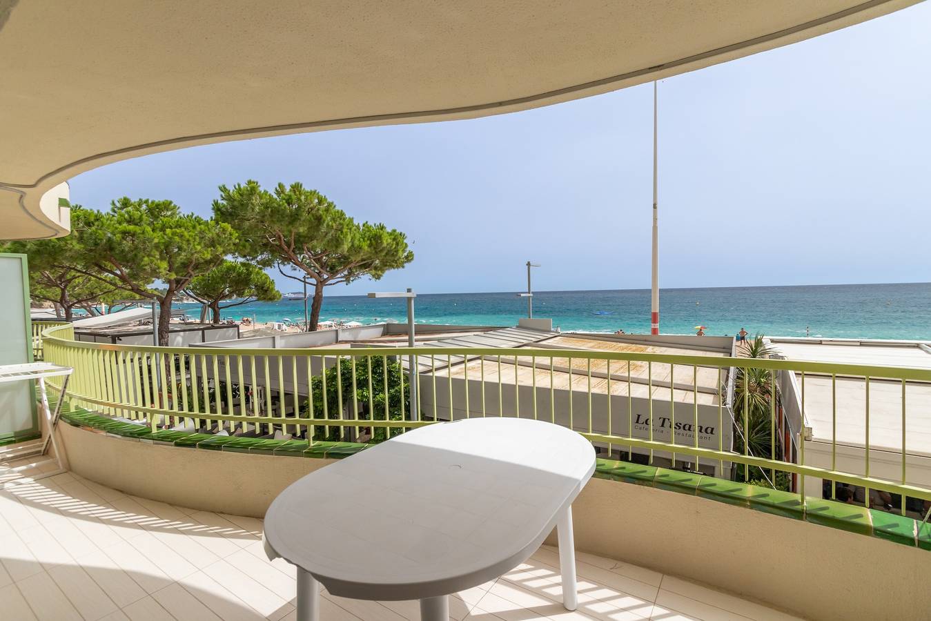 Apartamento entero, Apartamento 'Super Beach 2' con vistas al mar, balcón y Wi-Fi in Platja d'Aro, Costa Brava