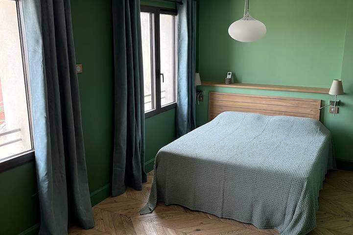 Ten minutes from Avignon and Isle sur Sorgue, in the heart of the village, charming villa in Châteauneuf-de-Gadagne, Vaucluse