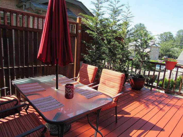 Vacation rental for 3 people, with terrace and yard in Tacoma