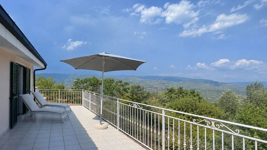 Bellavista – Peace, nature and sea view for 2-4 people in Civezza, Riviera di Ponente