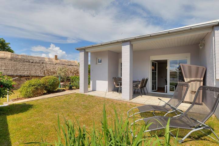 Ferienhaus für 4 Personen, mit Terrasse und Garten sowie Seeblick in Bernsteinbäder - 2