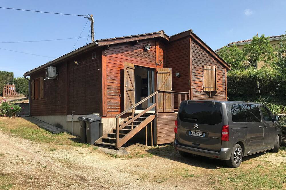 Petit coin de paradis au bord de l'eau in Sainte-Livrade-sur-Lot, Région de Villeneuve-sur-Lot