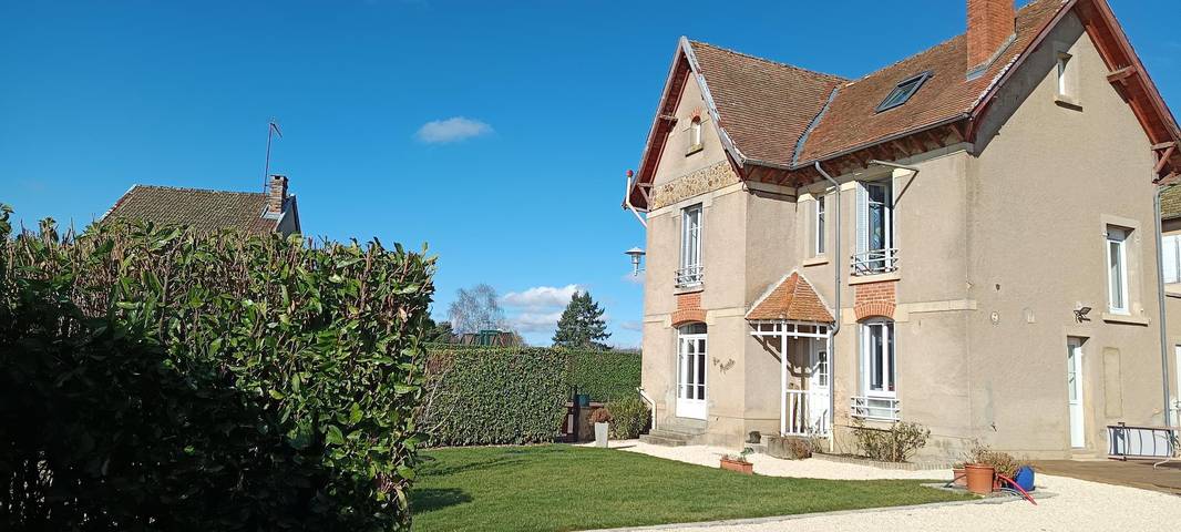 Gîte pour 10 personnes, avec Terrasse et Jardin dans Saint-Edmond