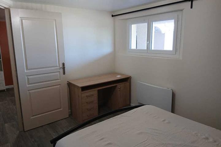 Gîte pour 4 personnes, avec piscine et jardin à Montrond-les-Bains - 3