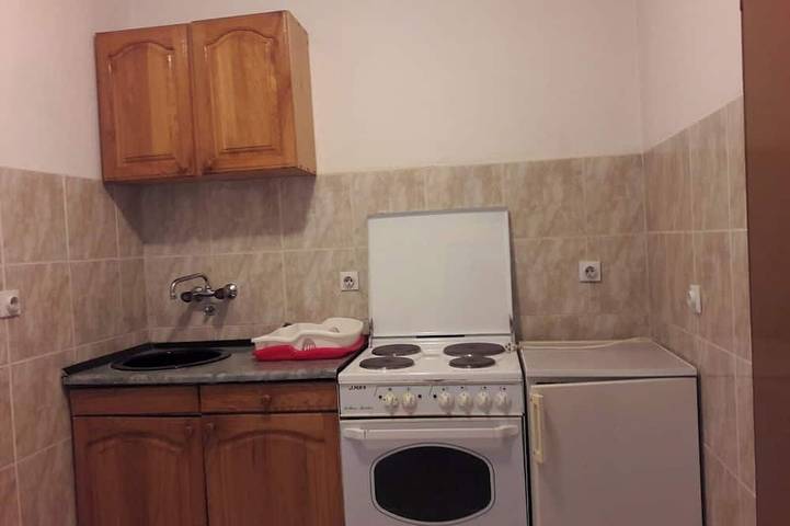 Appartement entier, Sestokrevetni apartman sa dvije spavace obe i parkingom u dvoristu kuce. in Budva, Municipalité de Budva