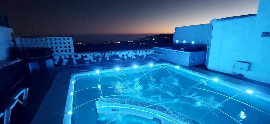 Ferienhaus für 4 Personen, mit Whirlpool und Terrasse sowie Garten und Pool in Conil (Lanzarote)