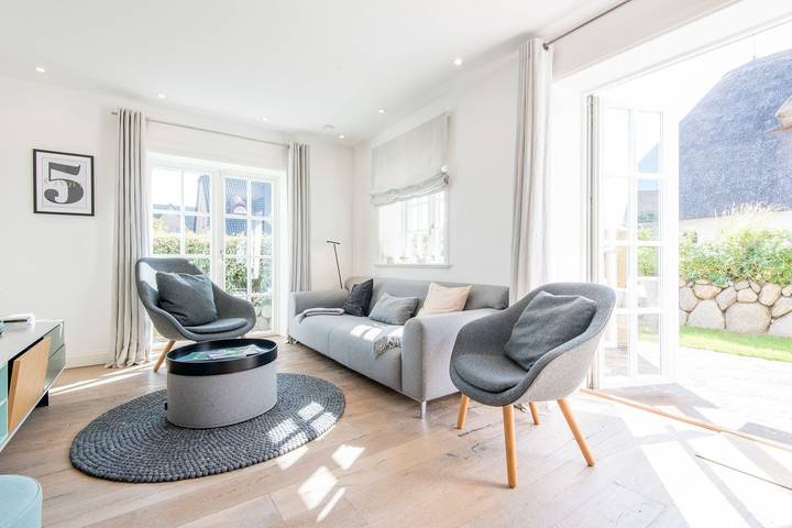 Exklusives Luxus-Hausteil mit ca. 130 m² und 4 Zimmern, für bis zu 6 Personen. in Nordfriesische Inseln (Schleswig-Holstein) (Schleswig-Holstein), Wenningstedt