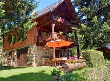 Maison de campagne pour 5 personnes, avec balcon et jardin à Saurat