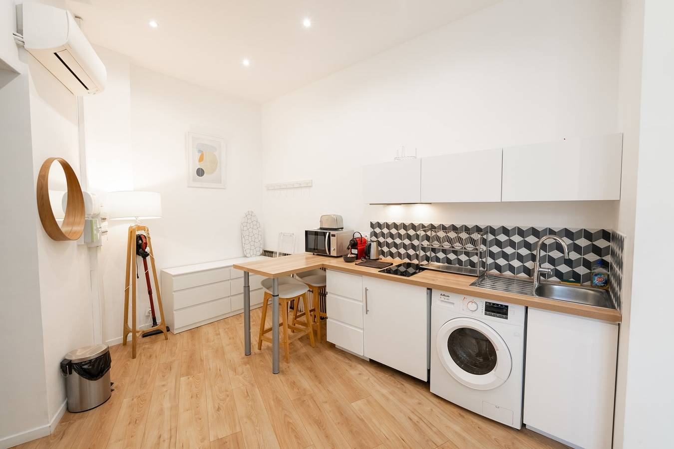 Studio entier, Studio Moderne Climatisé Au Coeur Des Chartrons  in Bordeaux, Région de Bordeaux