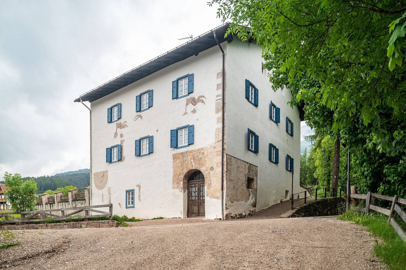 Ganze Wohnung, Ferienwohnung 'Gran Deluxe Ciasa Soldà - Apt 11' mit Bergblick, Gemeinschaftsgarten und Wlan in San Giovanni di Fassa, Dolomiti Superski