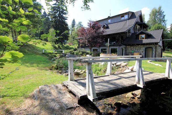 Chambre d’hôte pour 5 personnes, avec Terrasse et Jacuzzi ainsi que Jardin et Piscine en Pologne - 2