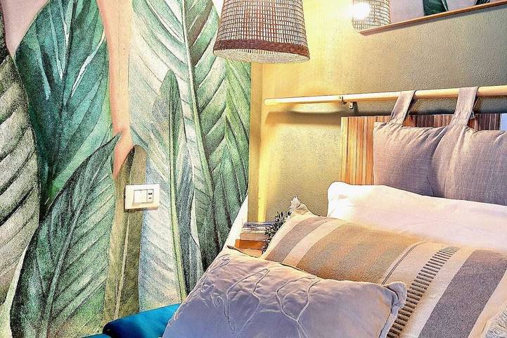 Entire apartment, Last Minute-Jacuzzi & Sea View in Trabia, Palermo Province