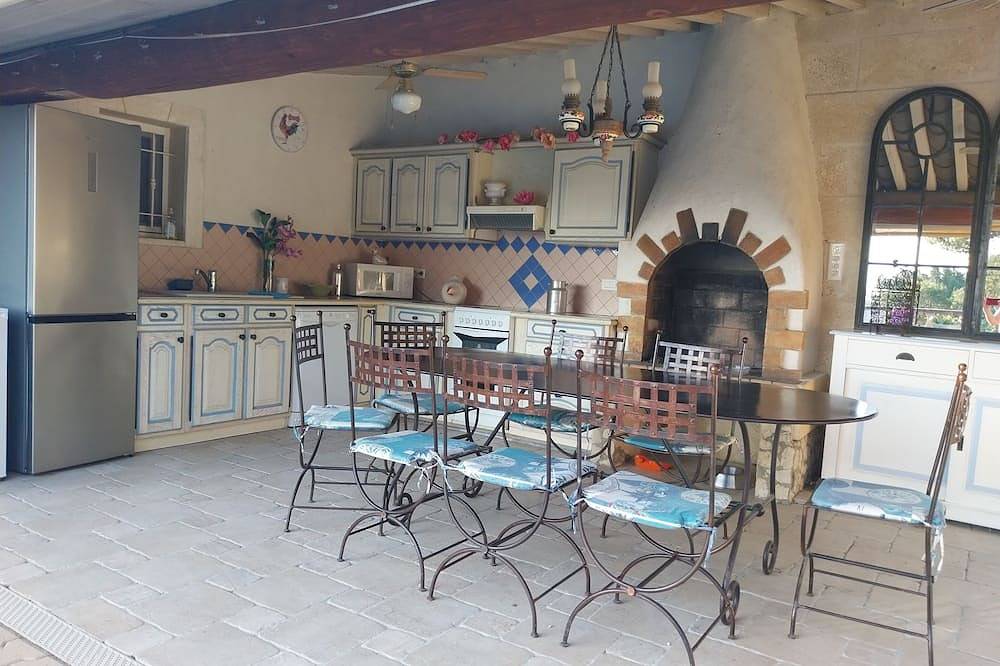 Appartement entier, Appartement en rdc de maison provençale avec accès indépendant Alpilles in Plan-d'Orgon, Région d'Arles