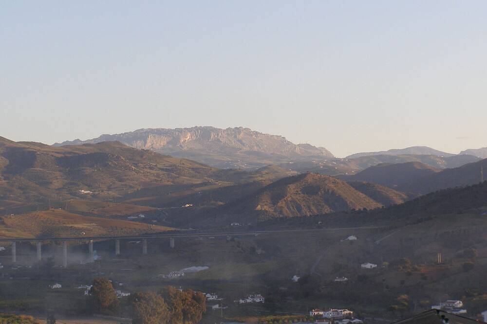 Stylish townhouse with superb views, elegant courtyard, pool and large terraces in Álora, Málaga Provinz