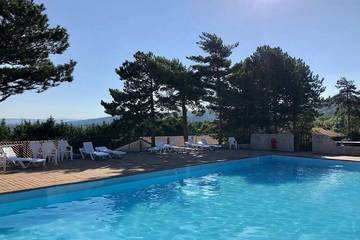 Gîte pour 4 personnes, avec jardin et piscine à Sorèze