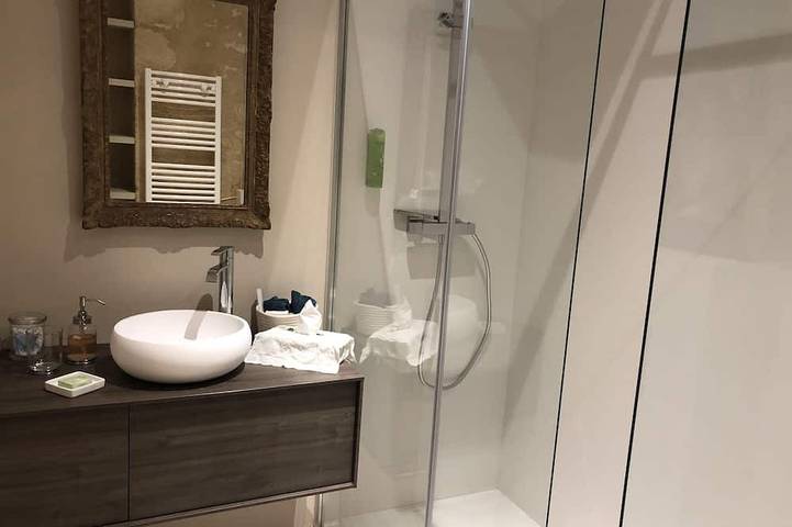 Gîte pour 2 personnes, avec terrasse et jardin à Sallebœuf - 4