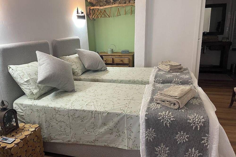 Appartement entier, Lovely Guest House with private pool in Breil-sur-Roya, Côte méditerranéenne (France)