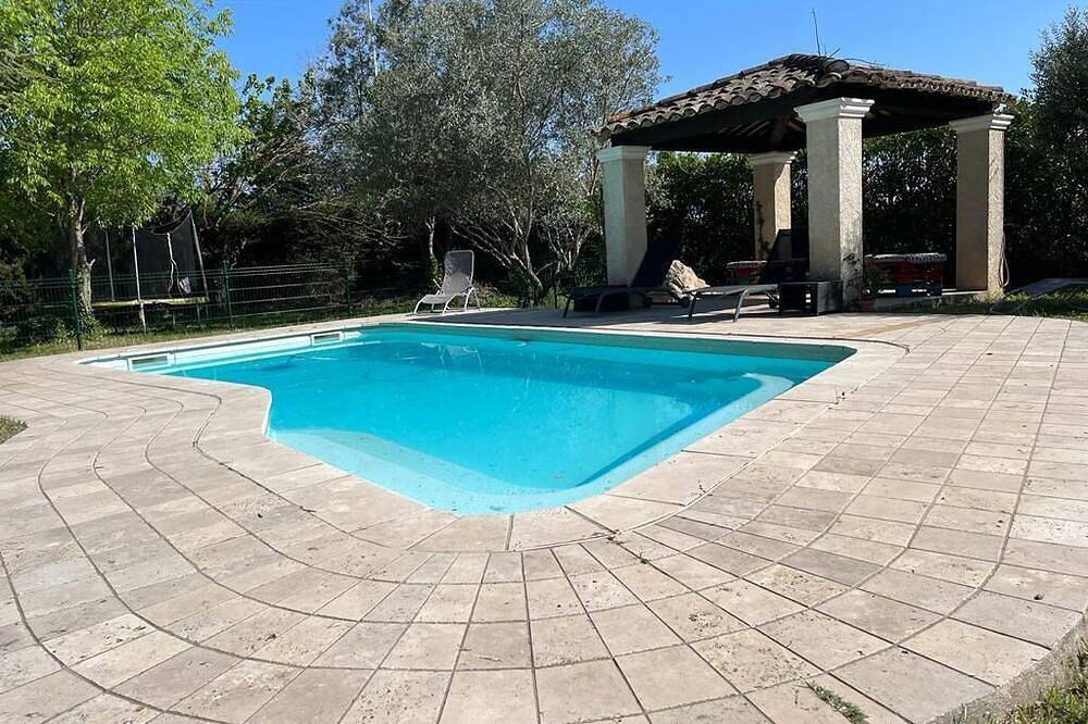 Beautiful 180m2 villa at the foot of the village of Fayence in Fayence, Draguignan region