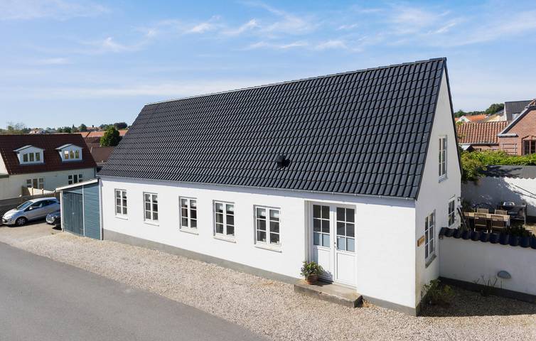 Ferielejlighed for 6 personer, med Terrasse i Tåsinge