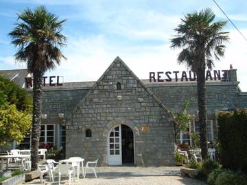 Hôtel pour 4 personnes, avec terrasse ainsi que jardin et vue, animaux acceptés dans Plage Pors Termen Trebeurden