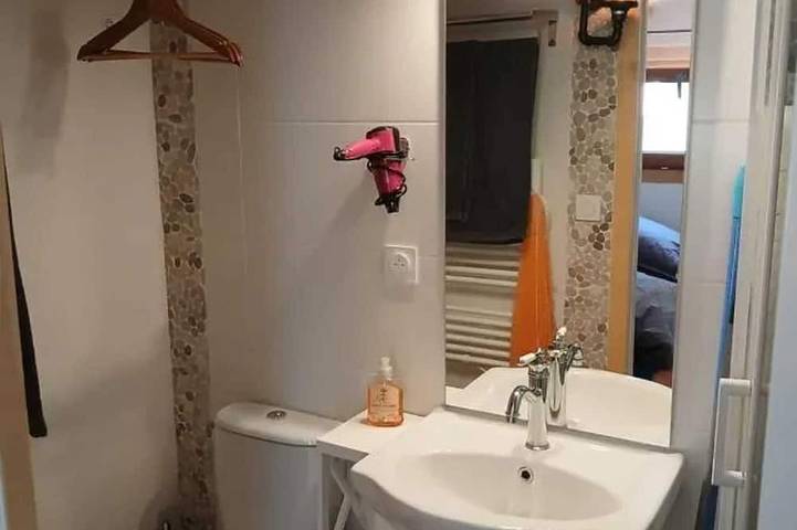 Gîte pour 2 personnes, avec jardin à Mercuer - 3